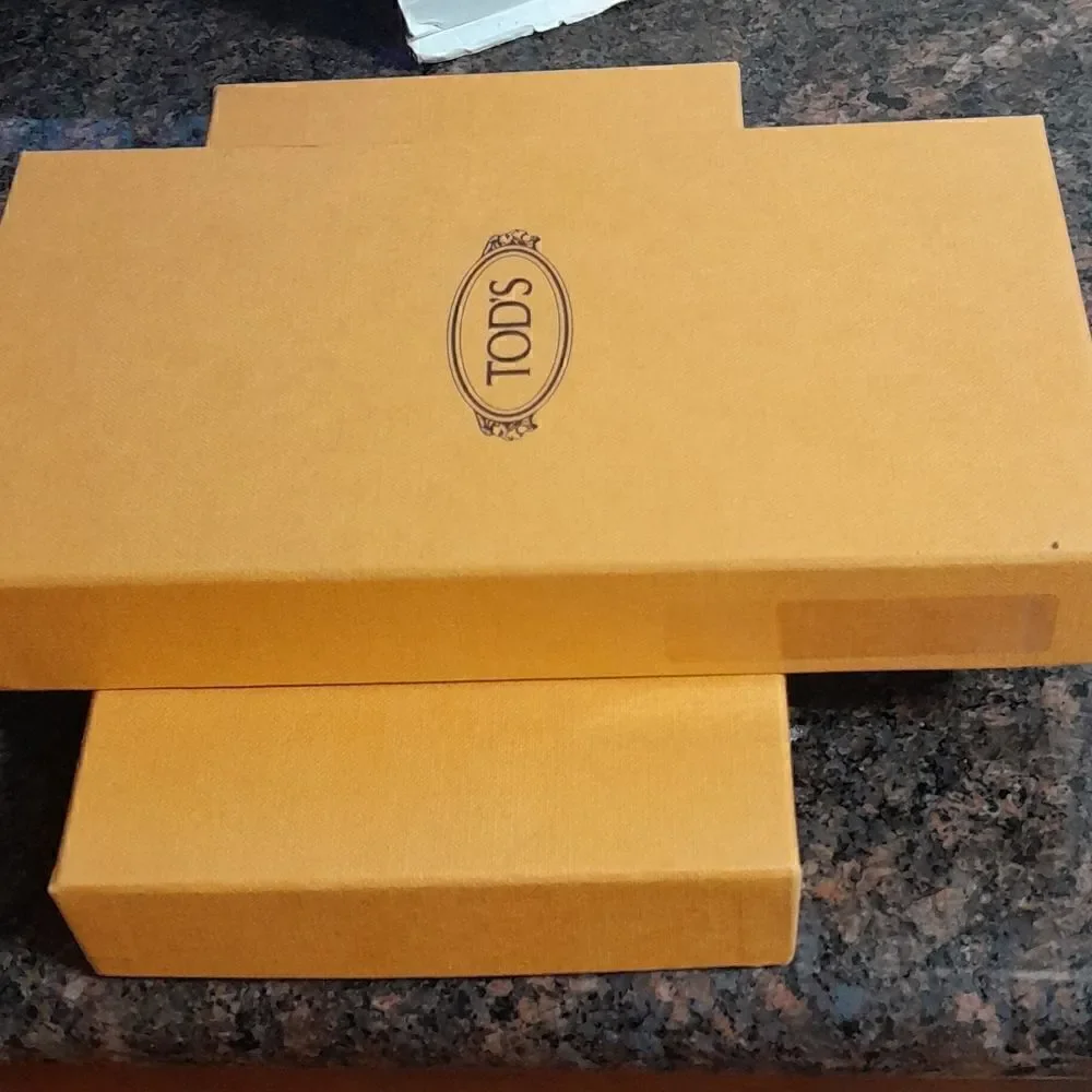 5 Tod's Boxes... 1 is 
